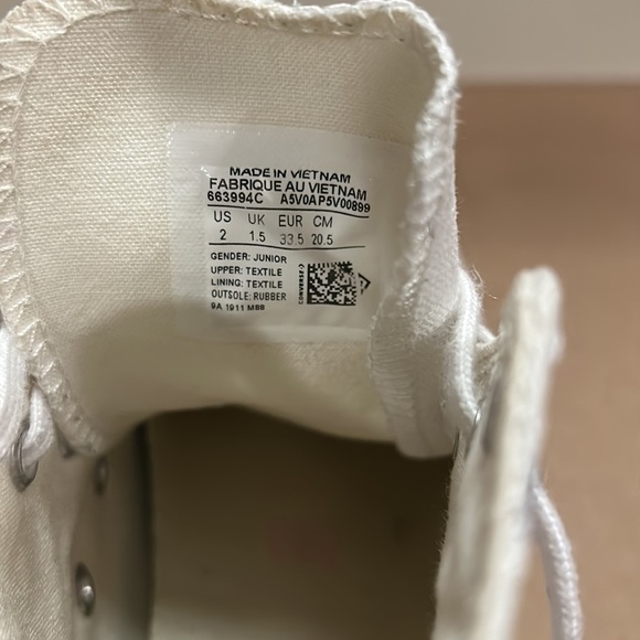 GIRLS' Converse Chuck Taylor All Star Printed Hi-Top Sneakers (Youth) sz US 2 - Picture 6 of 10